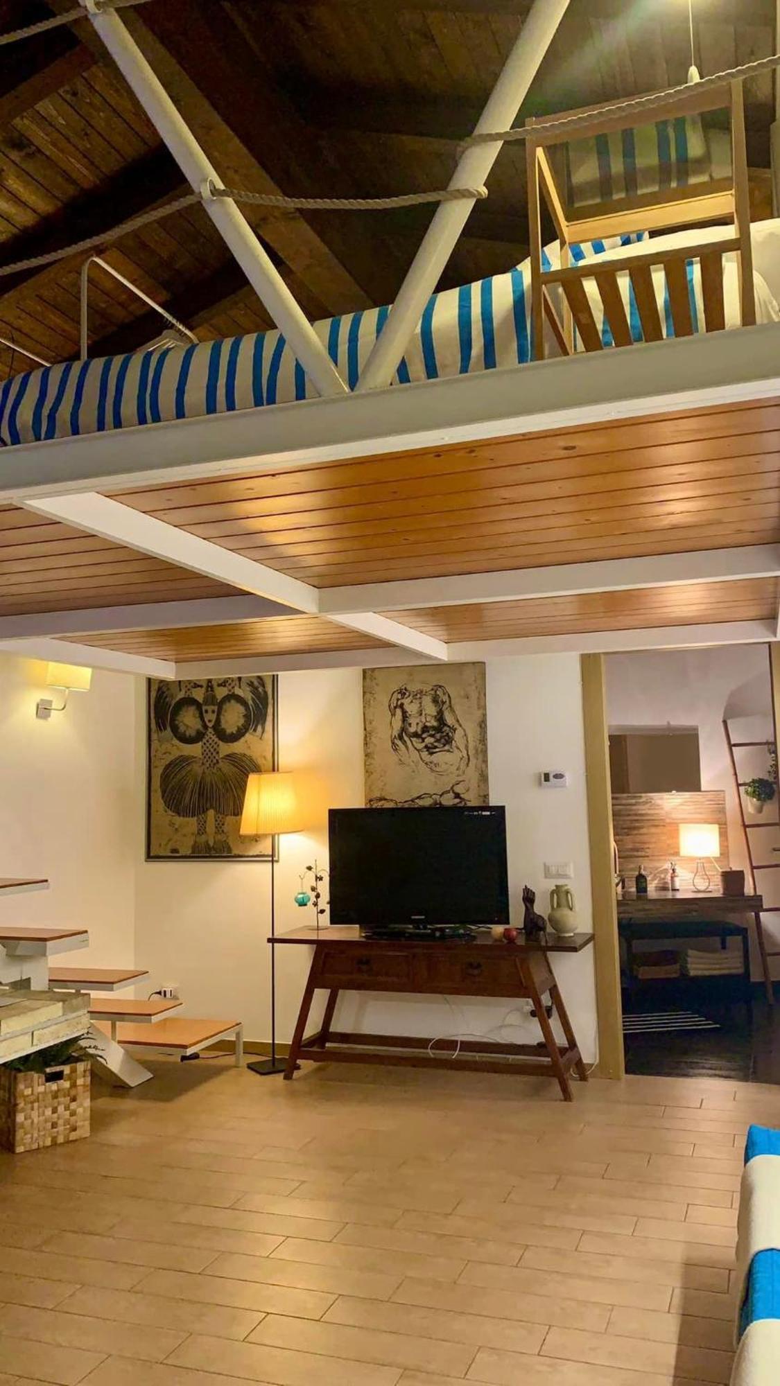 Ara Town House Holiday home *